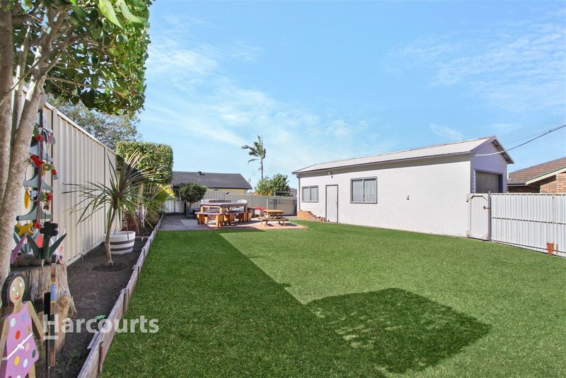 Photo - 33 Illabunda Crescent, Koonawarra NSW 2530 - Image 9