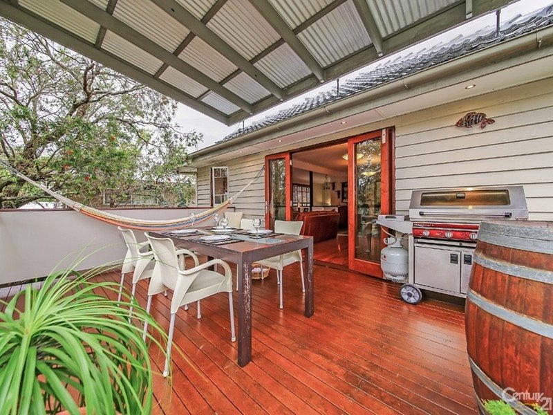 Photo - 33 Irene Street, Wynnum QLD 4178 - Image 2