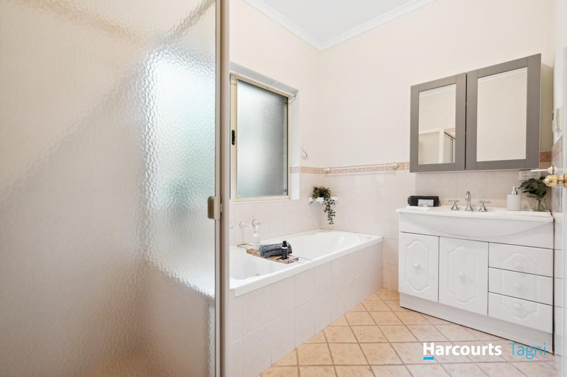 Photo - 33 Ironbark Avenue, Flagstaff Hill SA 5159 - Image 17