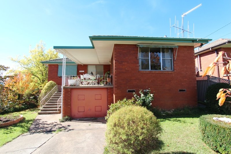 33 Isaacs Street, Bathurst NSW 2795