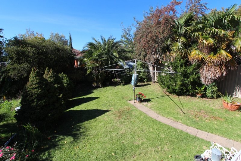 Photo - 33 Isaacs Street, Bathurst NSW 2795 - Image 6