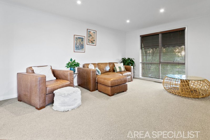 Photo - 33 Jackson Drive, Langwarrin VIC 3910 - Image 9