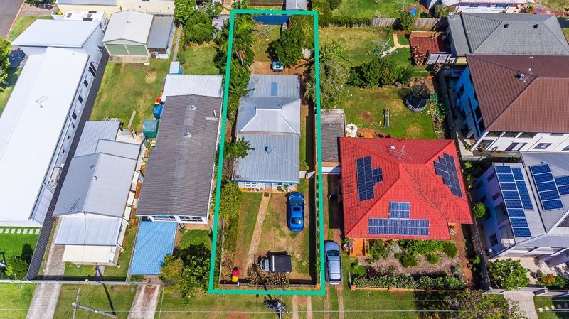 Photo - 33 James Street, Scarborough QLD 4020 - Image 18