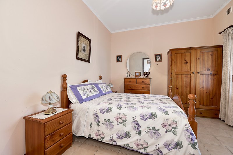 Photo - 33 Jamieson Street, Coburg VIC 3058 - Image 6