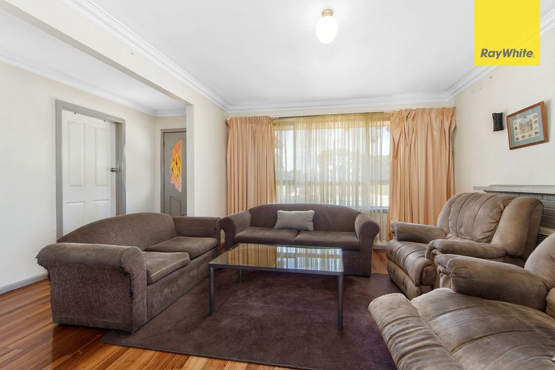 Photo - 33 Jamieson Street, St Albans VIC 3021 - Image 2