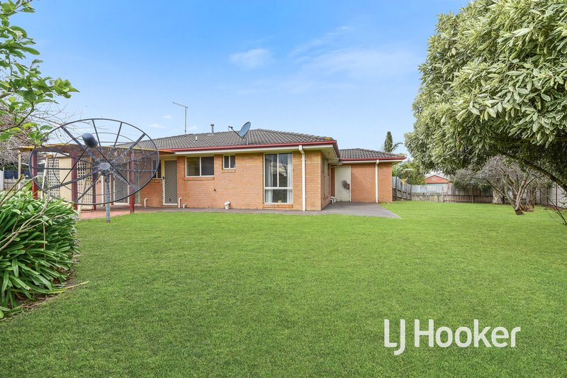 Photo - 33 Jessica Drive, Hampton Park VIC 3976 - Image 16