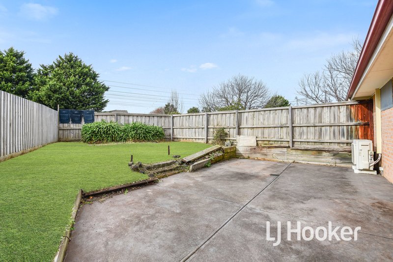 Photo - 33 Jessica Drive, Hampton Park VIC 3976 - Image 17