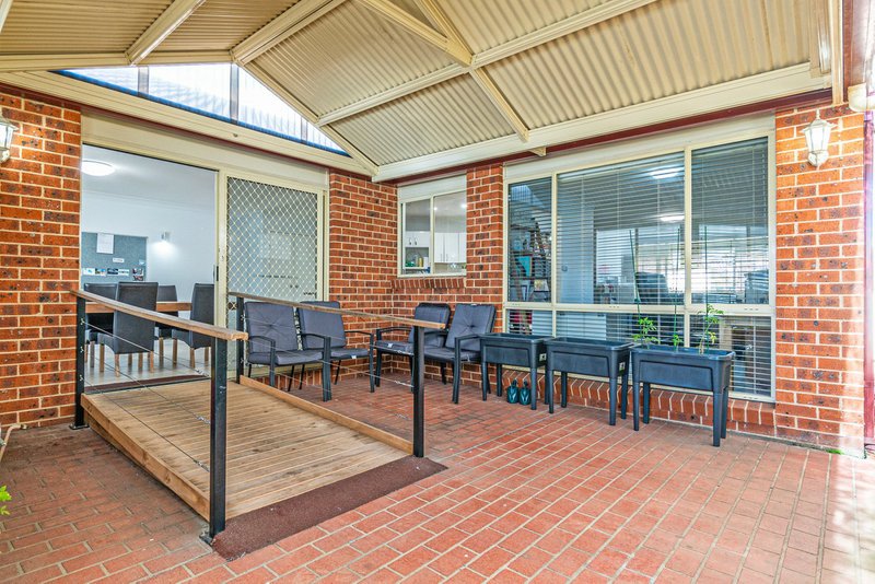 Photo - 33 Jirramba Court, Glenmore Park NSW 2745 - Image 9