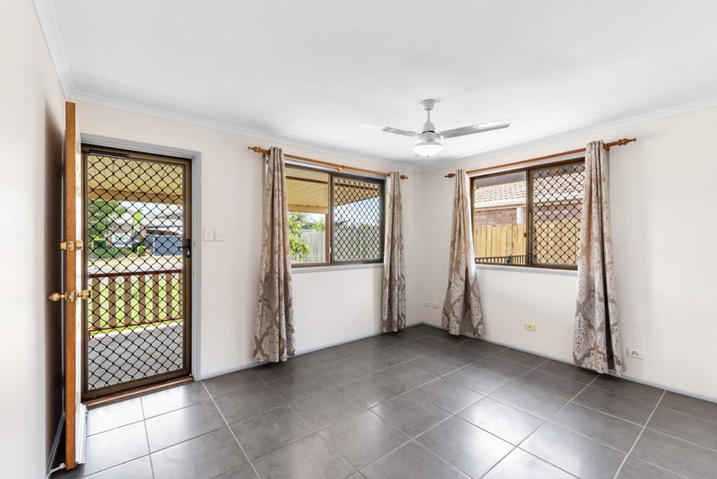 Photo - 33 Jubilee Street, Caboolture QLD 4510 - Image 2