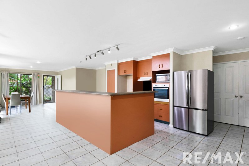 Photo - 33 Julie Anne Street, Urraween QLD 4655 - Image 1