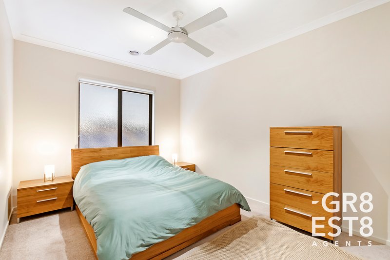 Photo - 33 Jupiter Crescent, Cranbourne West VIC 3977 - Image 14