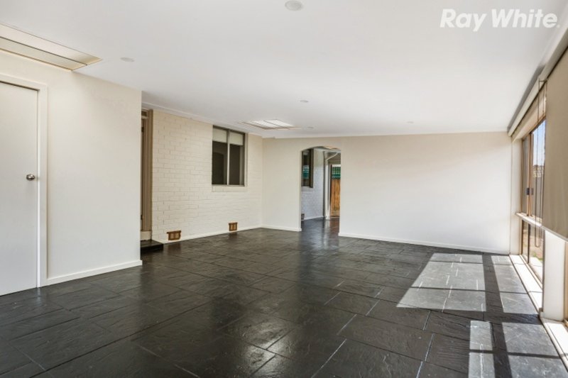 Photo - 33 Kandra Street, Dandenong North VIC 3175 - Image 2