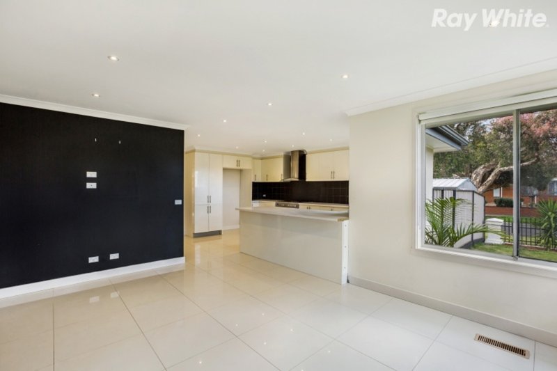 Photo - 33 Kandra Street, Dandenong North VIC 3175 - Image 3