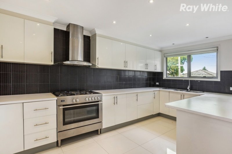 Photo - 33 Kandra Street, Dandenong North VIC 3175 - Image 4