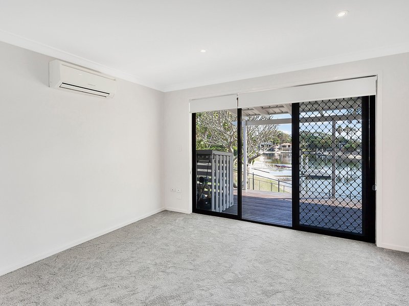 Photo - 33 Karbunya Street, Mermaid Waters QLD 4218 - Image 4