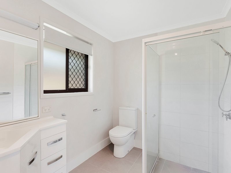 Photo - 33 Karbunya Street, Mermaid Waters QLD 4218 - Image 5