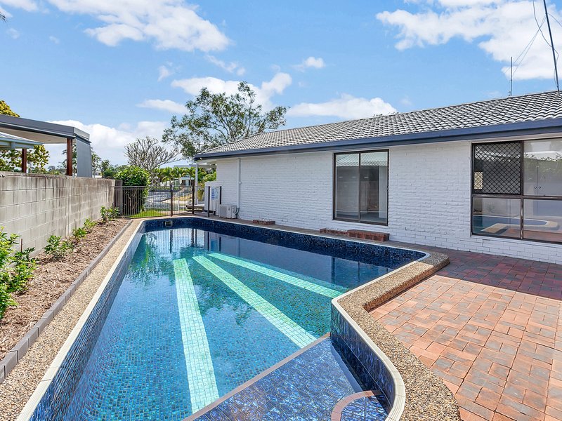 Photo - 33 Karbunya Street, Mermaid Waters QLD 4218 - Image 11