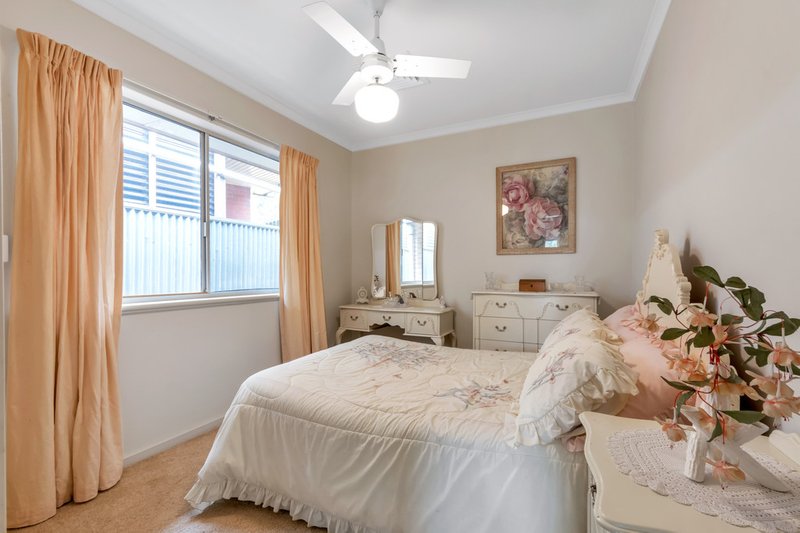 Photo - 33 Kathleen Street, Morphett Vale SA 5162 - Image 17