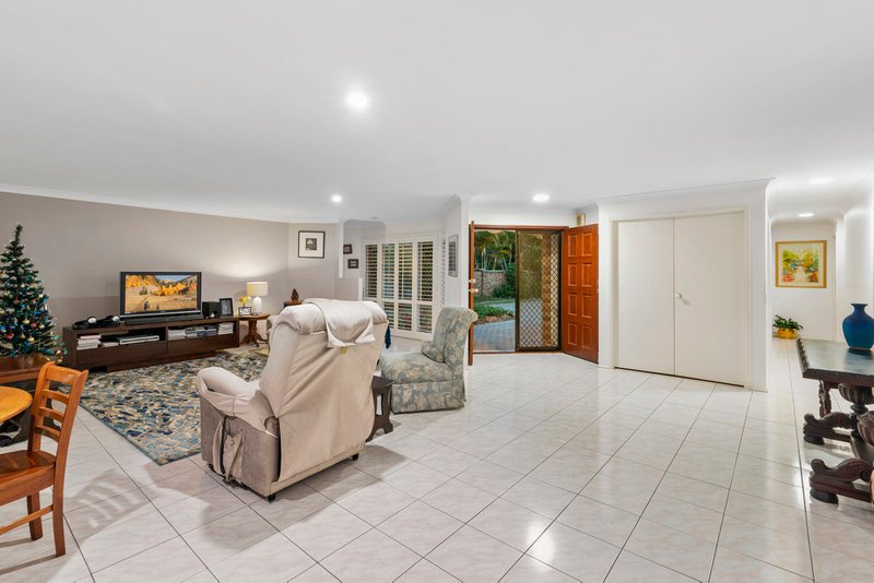 Photo - 33 Kentia Court, Elanora QLD 4221 - Image 12