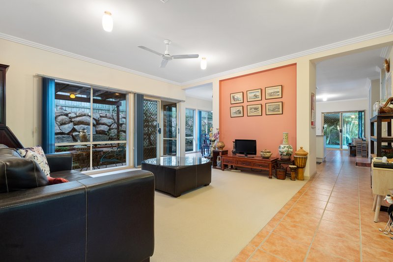 Photo - 33 Kentville Street, Mitchelton QLD 4053 - Image 2