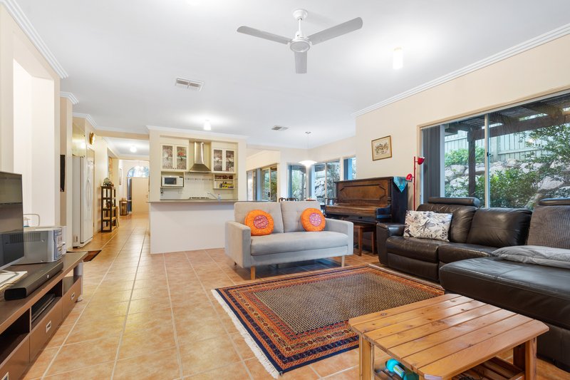 Photo - 33 Kentville Street, Mitchelton QLD 4053 - Image 7