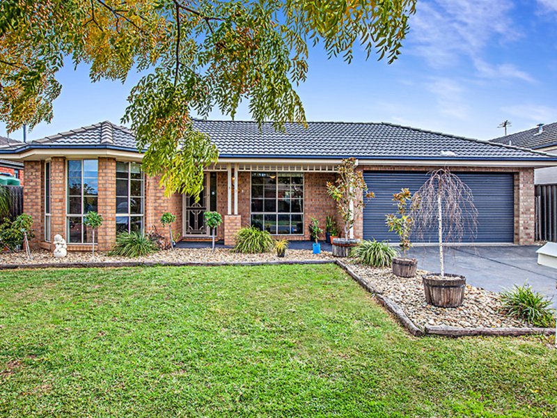 33 Klippel Way, Caroline Springs VIC 3023