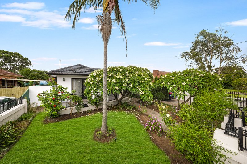 33 Kylie Parade, Punchbowl NSW 2196