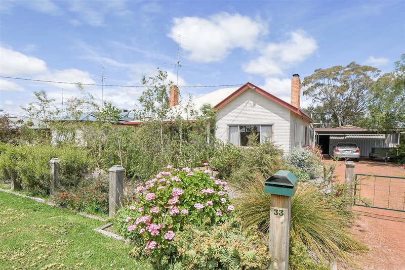 33 Lake Street, Edenhope VIC 3318