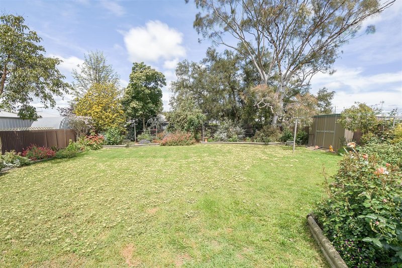 Photo - 33 Lake Street, Edenhope VIC 3318 - Image 12