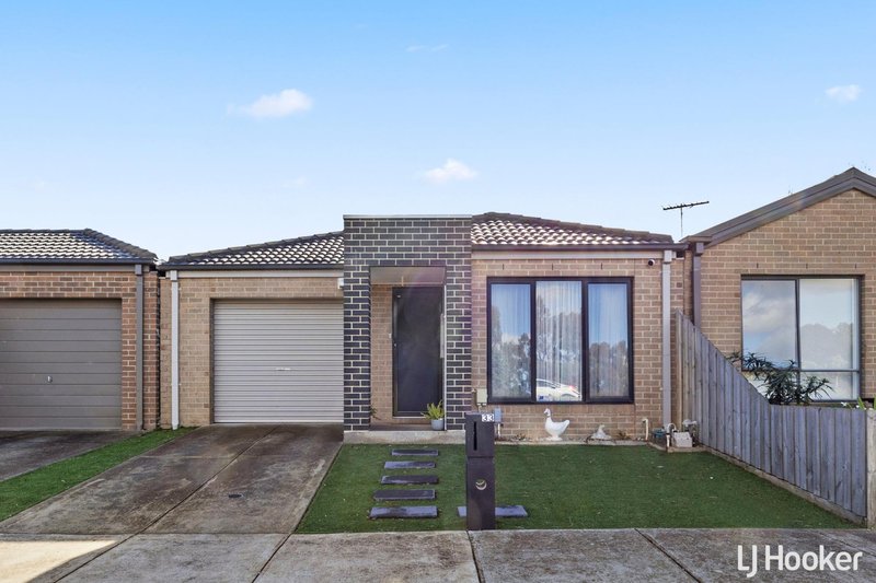 33 Lakewood Boulevard, Melton VIC 3337