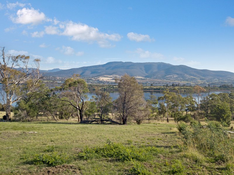 Photo - 33 Lamprill Circle, Herdsmans Cove TAS 7030 - Image 3