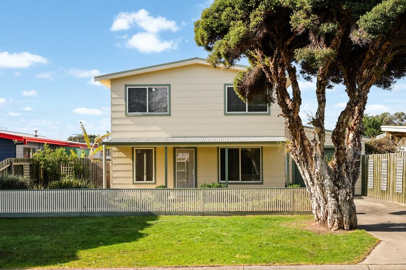 Photo - 33 Lansell Road, Cowes VIC 3922 - Image 2