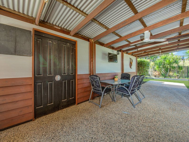 Photo - 33 Latrobe Street, Tannum Sands QLD 4680 - Image 3