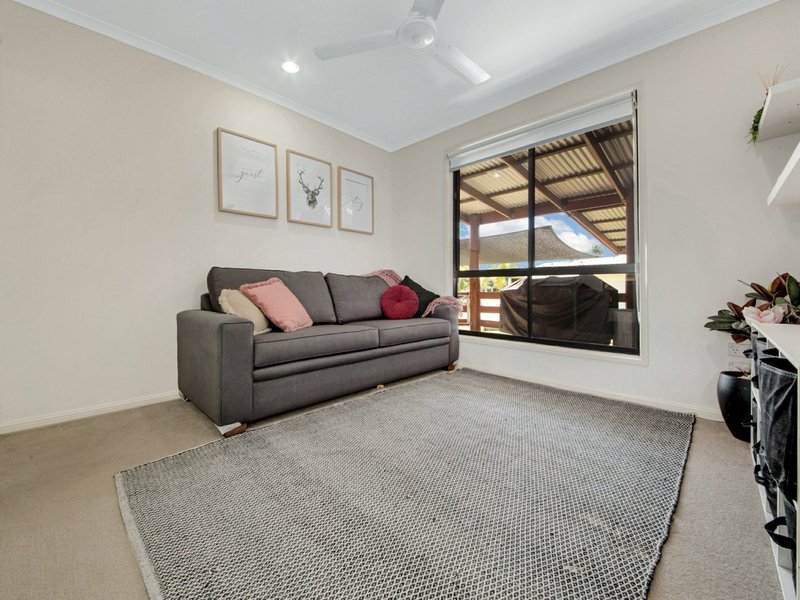 Photo - 33 Latrobe Street, Tannum Sands QLD 4680 - Image 8