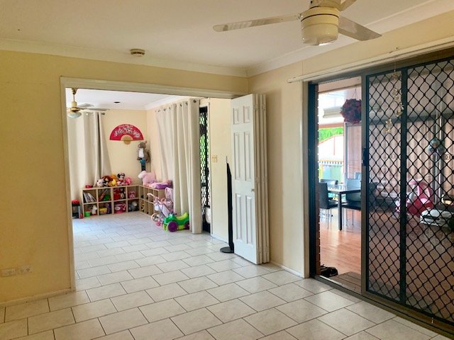 Photo - 33 Laughlin Street, Kingston QLD 4114 - Image 7