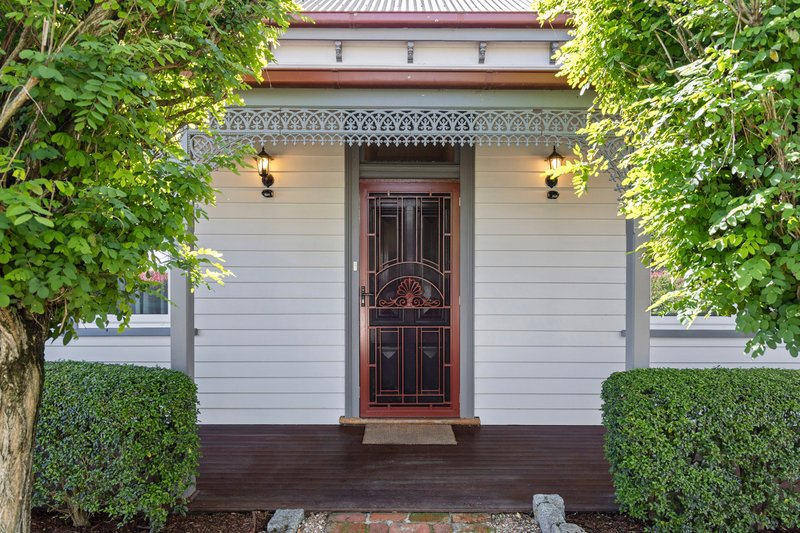 Photo - 33 Lauriston Street, Kyneton VIC 3444 - Image 2