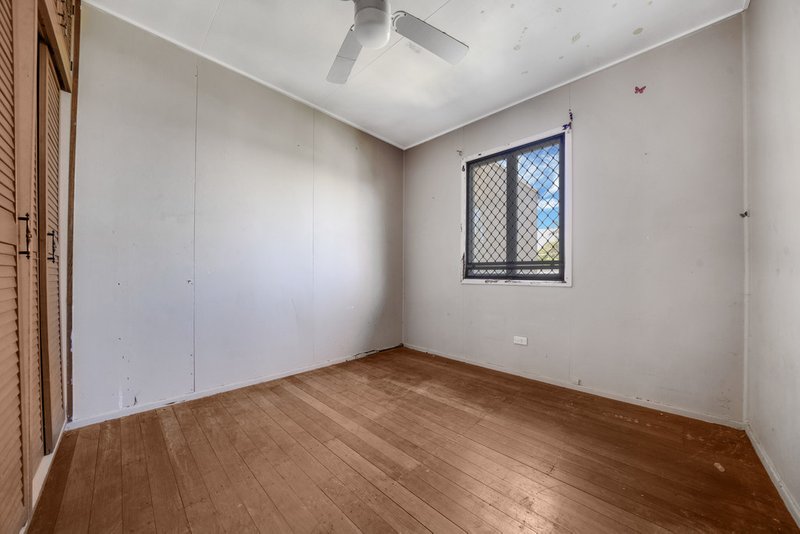 Photo - 33 Leichhardt Street, Logan Central QLD 4114 - Image 6