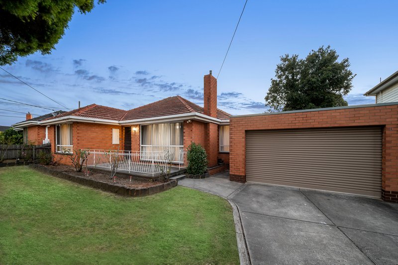 33 Lindisfarne Drive, Burwood East VIC 3151