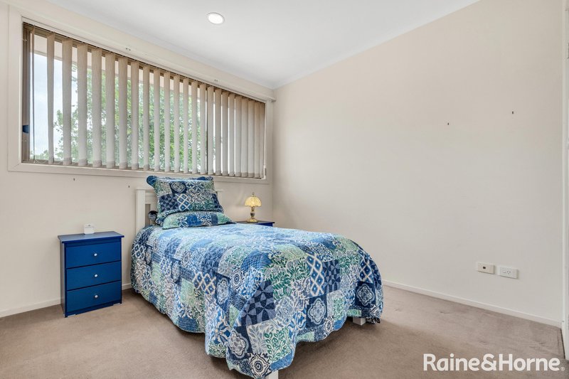 Photo - 33 Lister Crescent, Sunbury VIC 3429 - Image 17