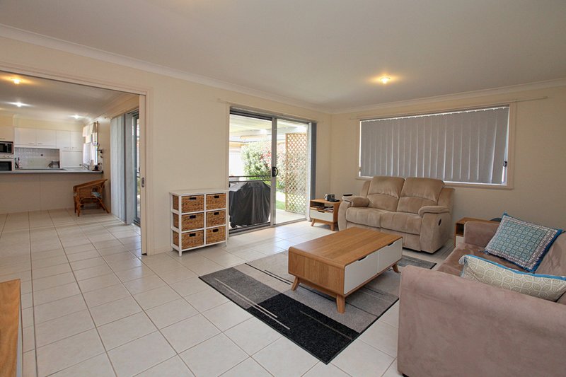 Photo - 33 Livistona Drive, Forster NSW 2428 - Image 3