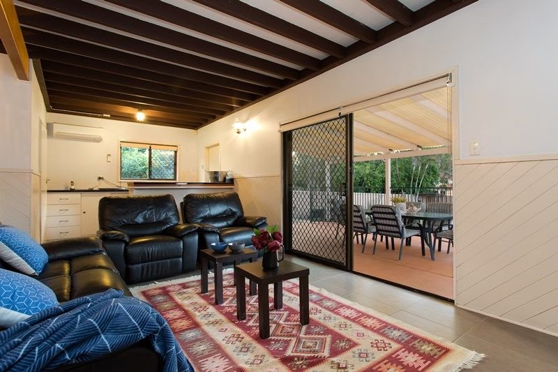 Photo - 33 Lobelia Avenue, Daisy Hill QLD 4127 - Image 9