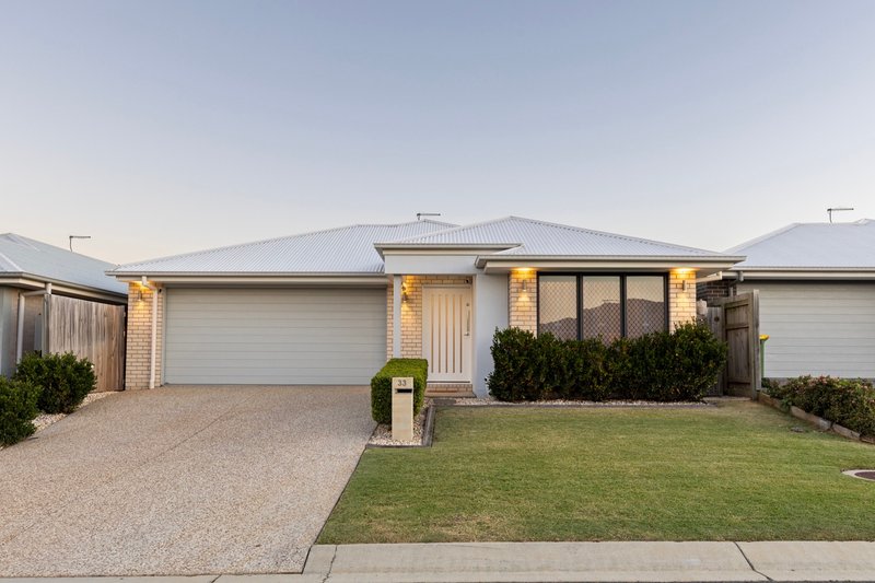 Photo - 33 Lochridge Street, Thornlands QLD 4164 - Image 1