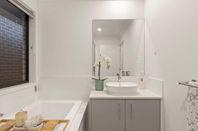 Photo - 33 Lochridge Street, Thornlands QLD 4164 - Image 13