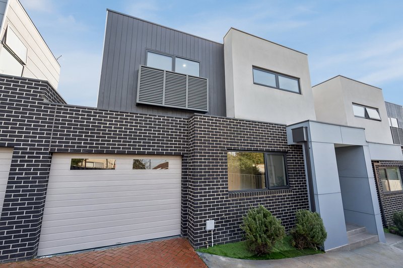 Photo - 3/3 Loddon Avenue, Reservoir VIC 3073 - Image 1