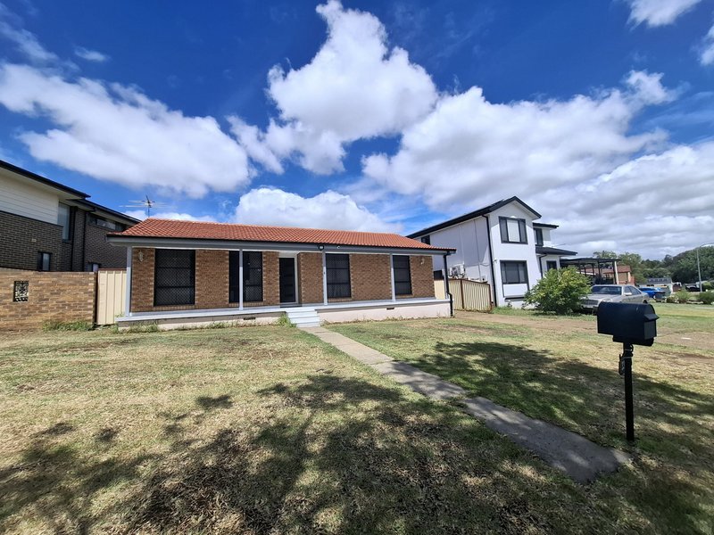 33 Long Reef Cres , Woodbine NSW 2560