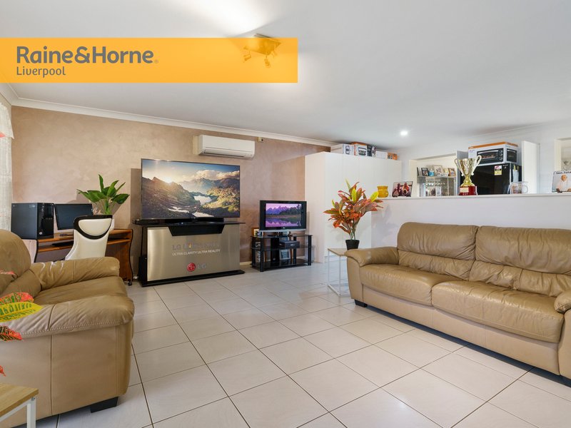 Photo - 33 Long Reef Crescent, Woodbine NSW 2560 - Image 4