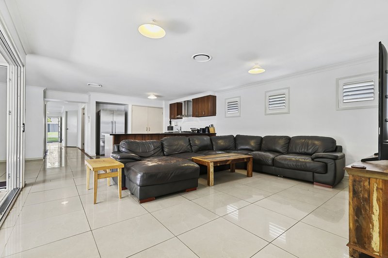 Photo - 33 Longland Street, Redcliffe QLD 4020 - Image 8