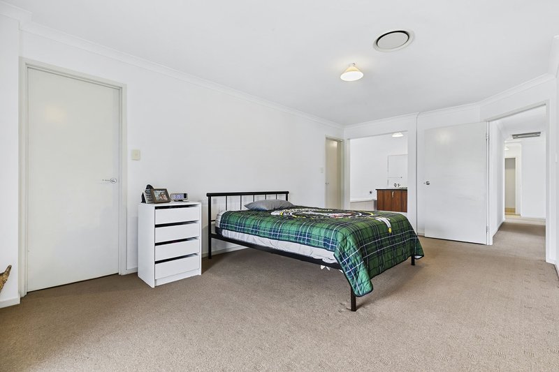 Photo - 33 Longland Street, Redcliffe QLD 4020 - Image 11