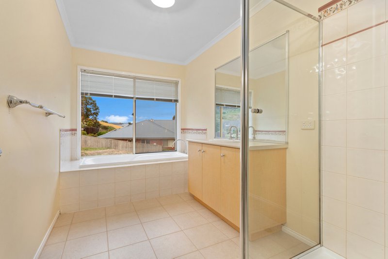 Photo - 33 Lorikeet Crescent, Whittlesea VIC 3757 - Image 12