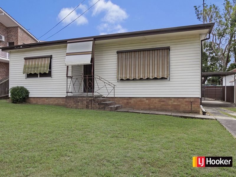 Photo - 33 Lucas Road, Seven Hills NSW 2147 - Image 1